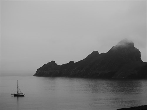 Low Cloud Village Bay St Kilda - Eda Frandsen Sailing